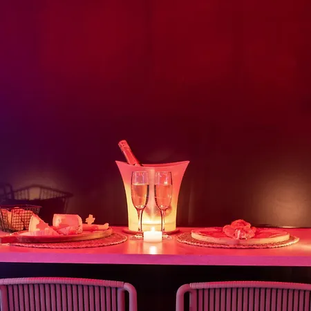 Daire L'horizon - Romantique Avec Jacuzzi, Sauna, Piscine & Video Projecteur Vieille-Toulouse