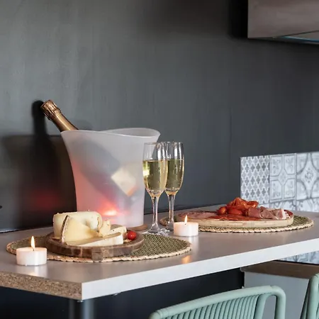 L'horizon - Romantique Avec Jacuzzi, Sauna, Piscine & Video Projecteur *