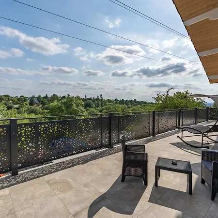 L'horizon - Romantique Avec Jacuzzi, Sauna, Piscine & Video Projecteur Daire