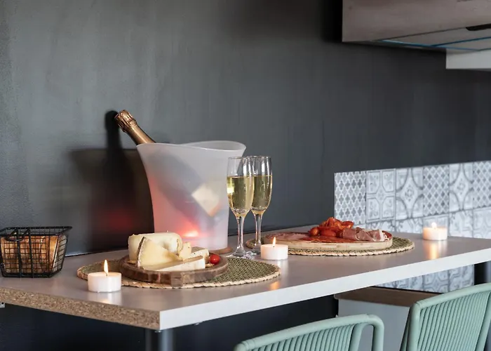 L'horizon - Romantique Avec Jacuzzi, Sauna, Piscine & Video Projecteur *